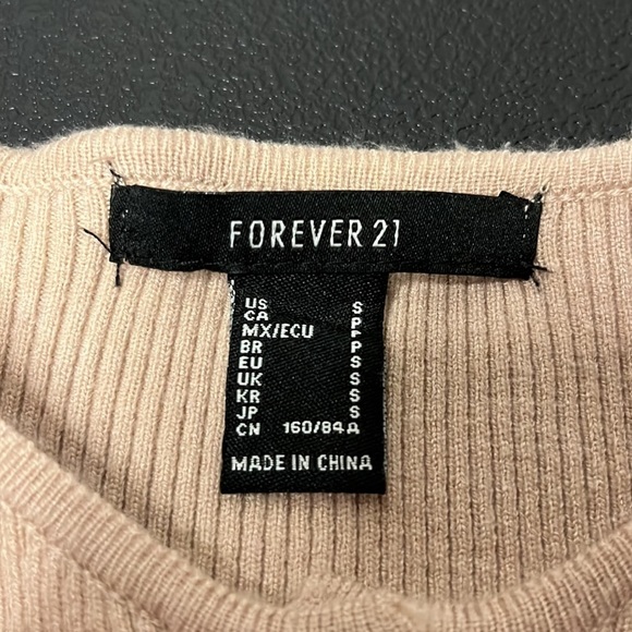 FOREVER 21 cropped daisy cardigan - ribbed, spring, cream, flowers, floral - Picture 3 of 4